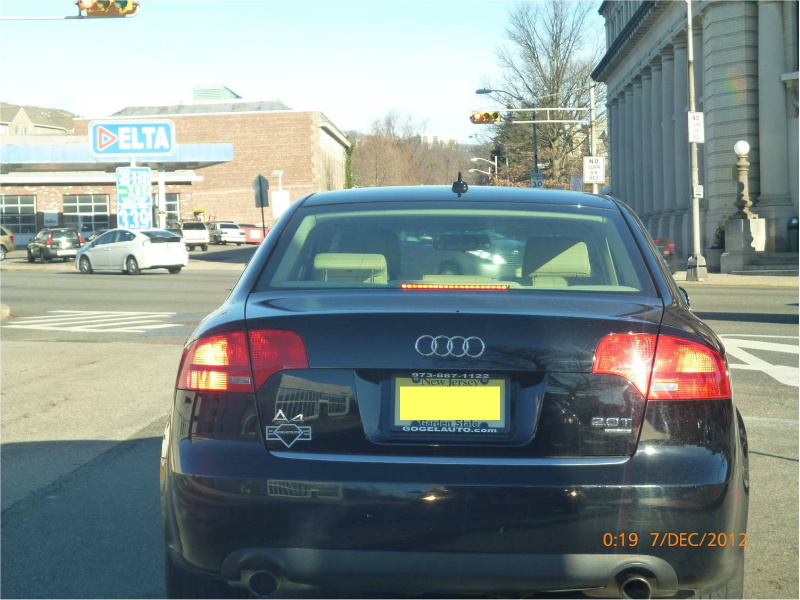 Many-NJ-cars-have-red-indicator-lights