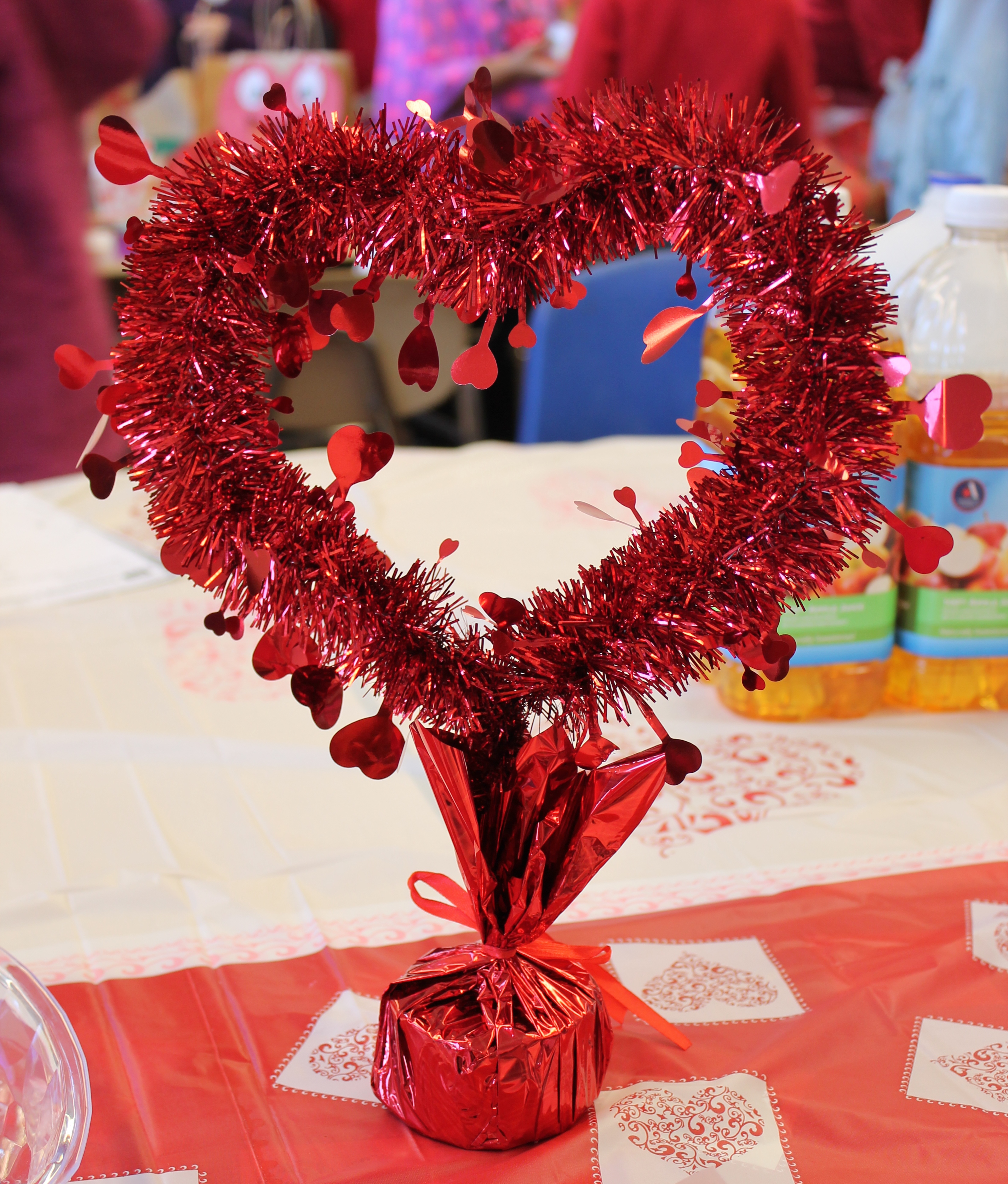 valentines-day-party-table-decoration-in-USA